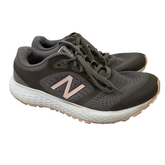 New Balance 520 Athletic Cross Training Lightweight Women's Shoes Size 8 Gray - Picture 1 of 11